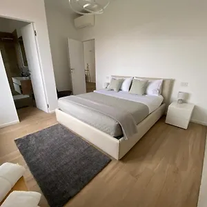 https://apt-la-casa-di-gabriella.it-lombardy.com